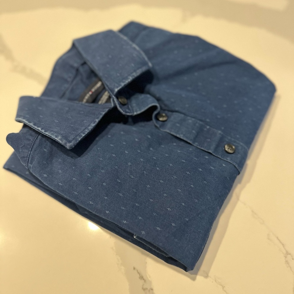 Tommy Hilfiger Classic Blue No-Tuck Shirt